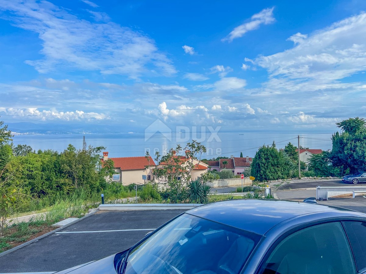 OPATIJA, IČIĆI - appartamento recentemente ristrutturato al piano terra di un nuovo edificio con terrazza e vista sul mare, vicino a Opatija