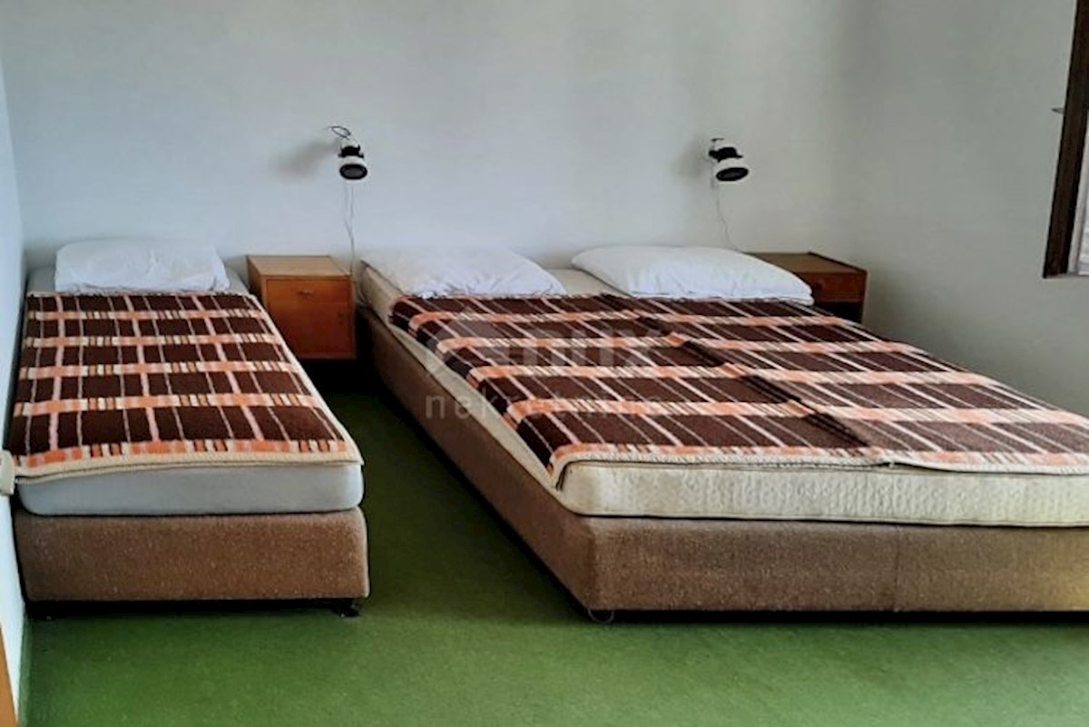 NOVI VINODOLSKI-Villa con unità abitative vicino al mare!