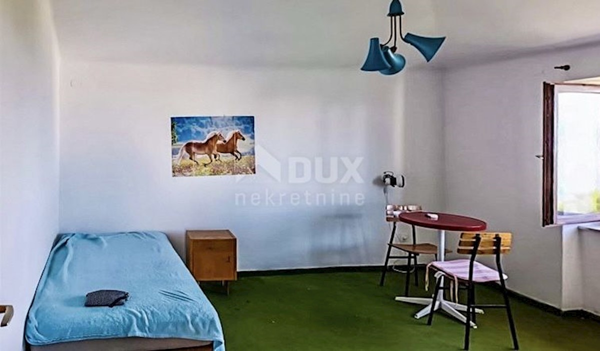 NOVI VINODOLSKI-Villa con unità abitative vicino al mare!