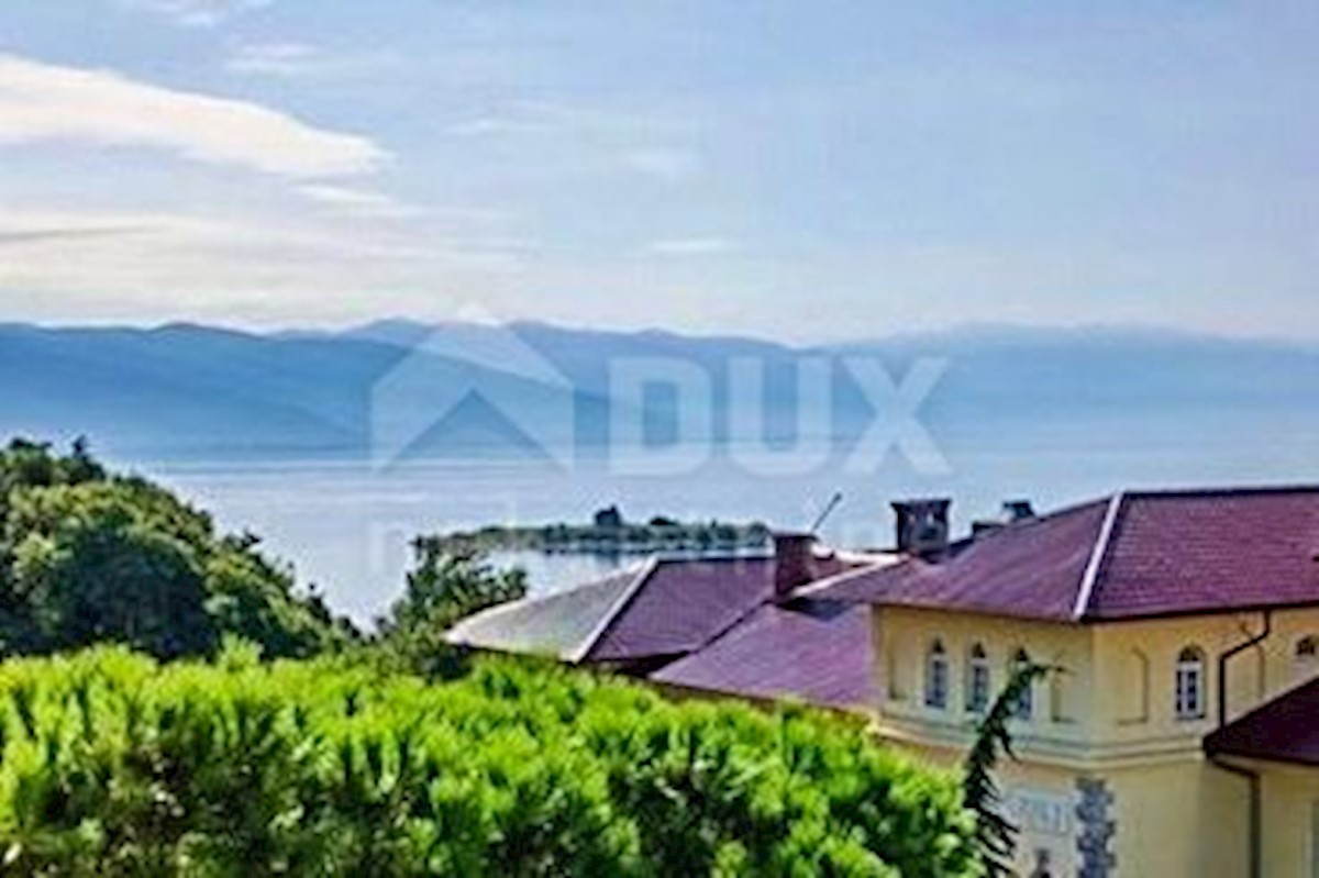 NOVI VINODOLSKI-Villa con unità abitative vicino al mare!