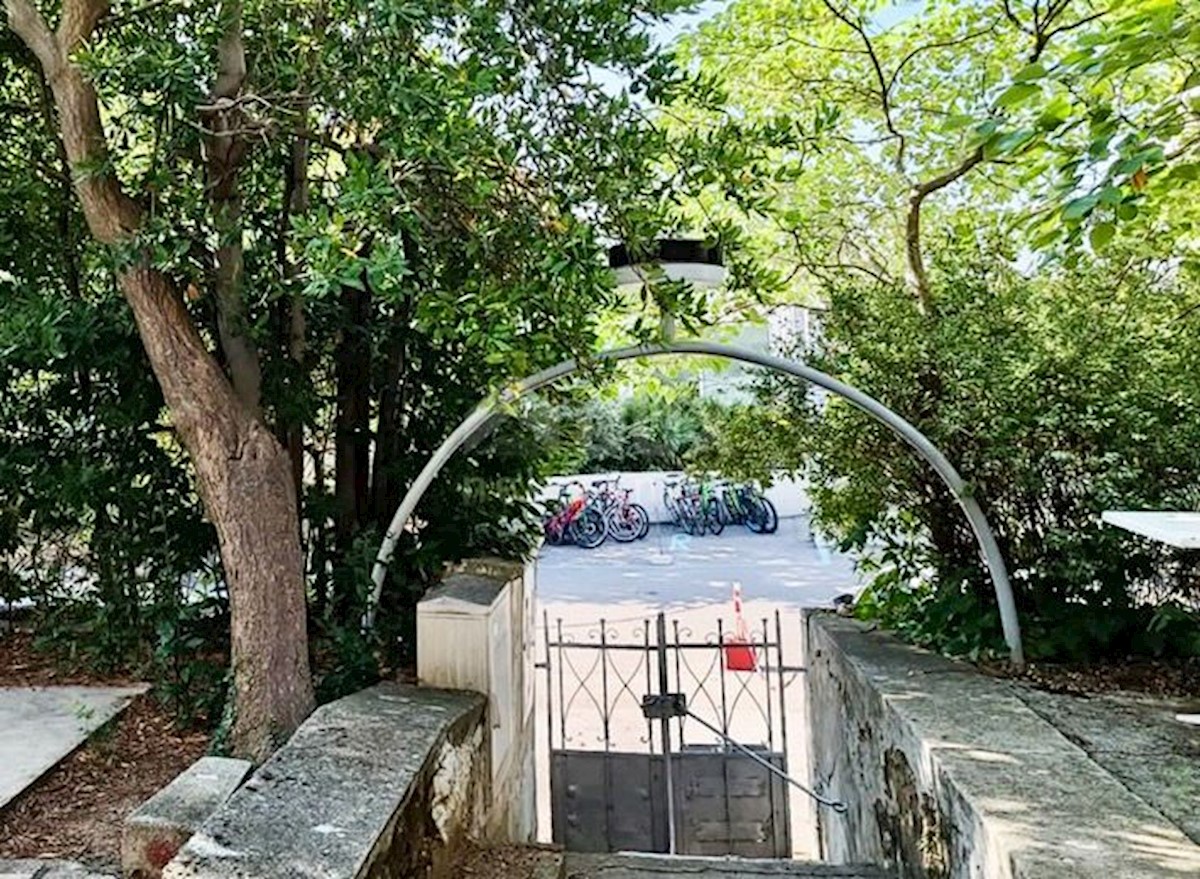 NOVI VINODOLSKI-Villa con unità abitative vicino al mare!