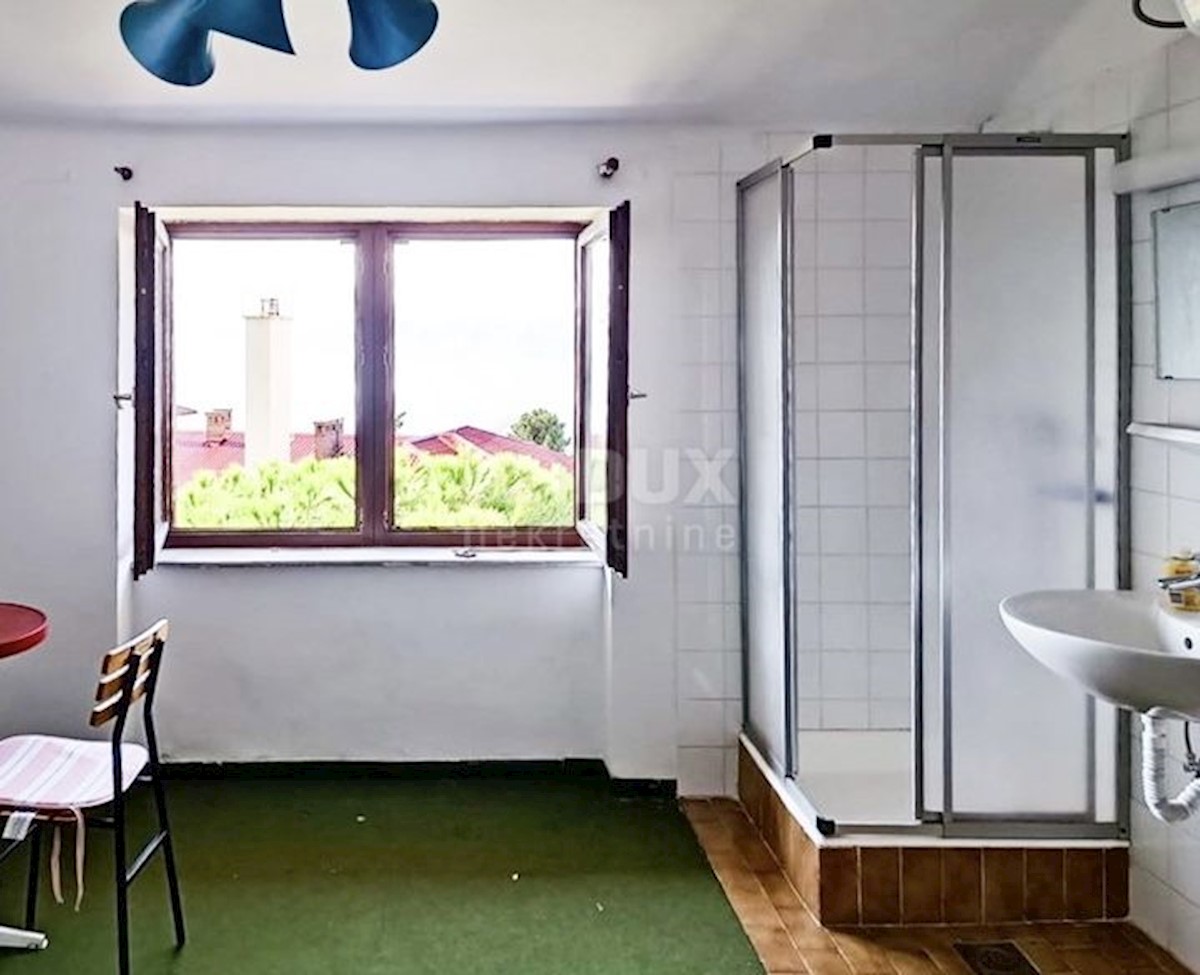 NOVI VINODOLSKI-Villa con unità abitative vicino al mare!