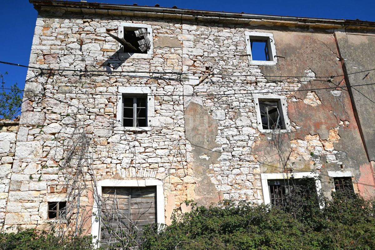 ISTRIA, VIŽINADA Cerchi una stazione istriana? FERMARE!