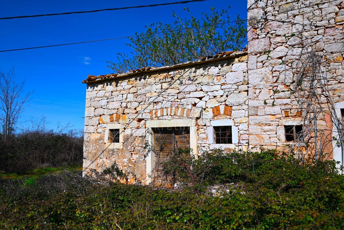 ISTRIA, VIŽINADA Cerchi una stazione istriana? FERMARE!