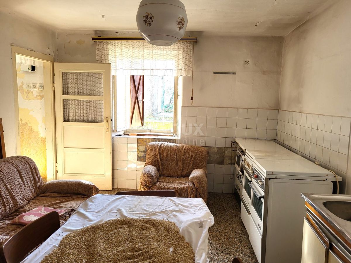 ISTRIA, BARBAN - Vecchia casa da ristrutturare in posizione tranquilla