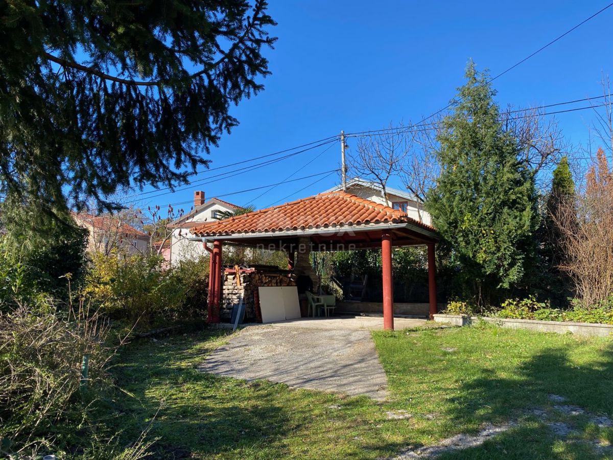 VIŠKOVO, MARČELJI - CASA CON GIARDINO E GARAGE!!!