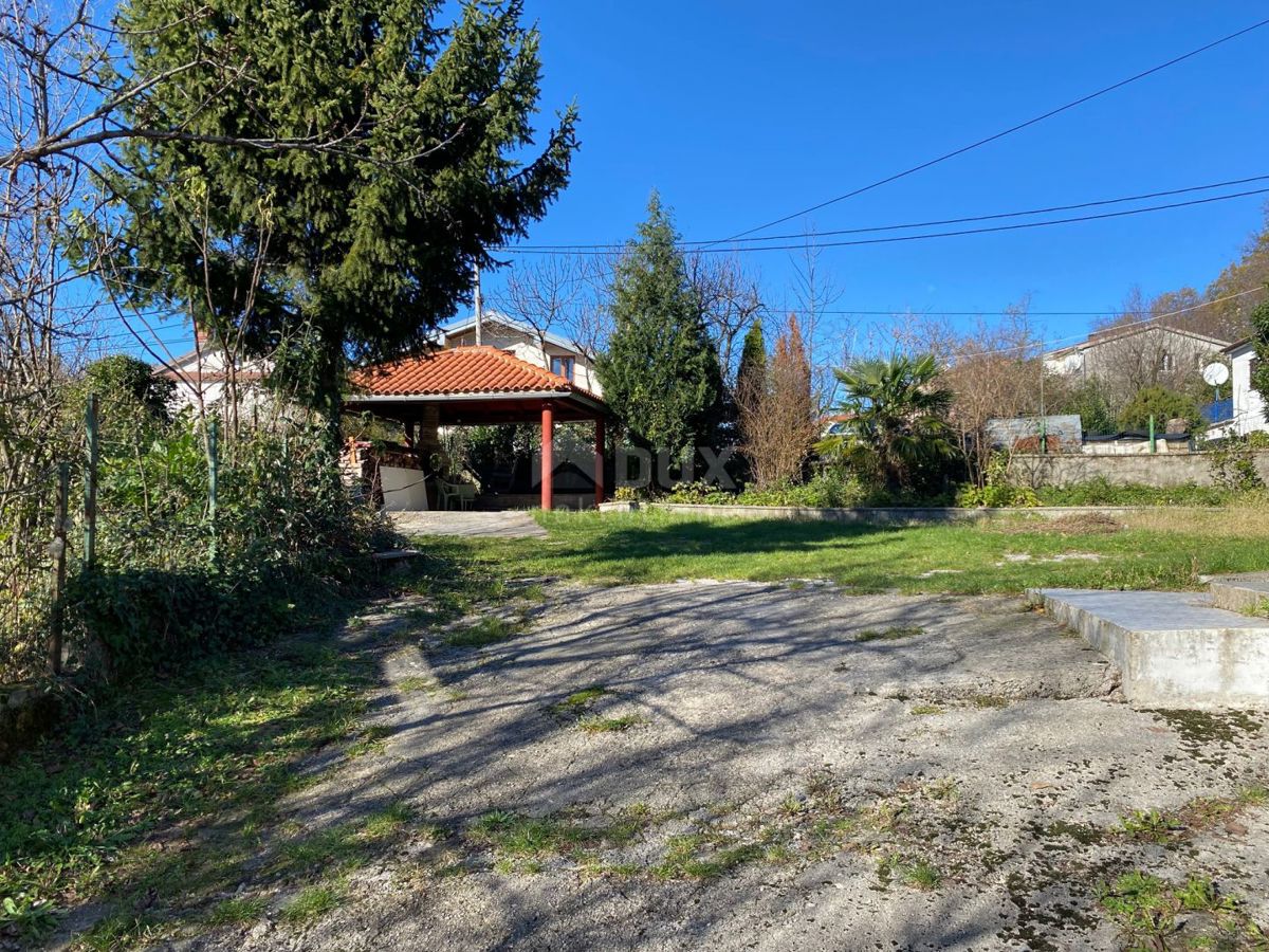 VIŠKOVO, MARČELJI - CASA CON GIARDINO E GARAGE!!!