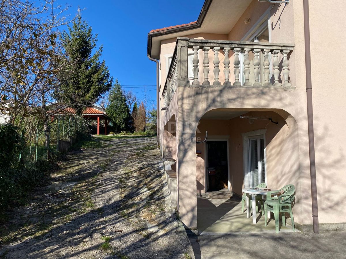 VIŠKOVO, MARČELJI - CASA CON GIARDINO E GARAGE!!!