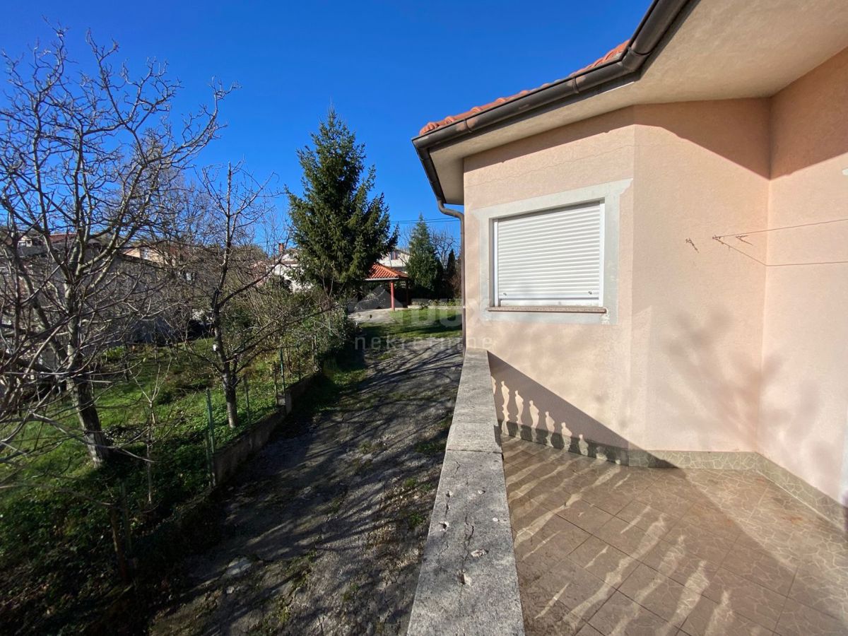 VIŠKOVO, MARČELJI - CASA CON GIARDINO E GARAGE!!!