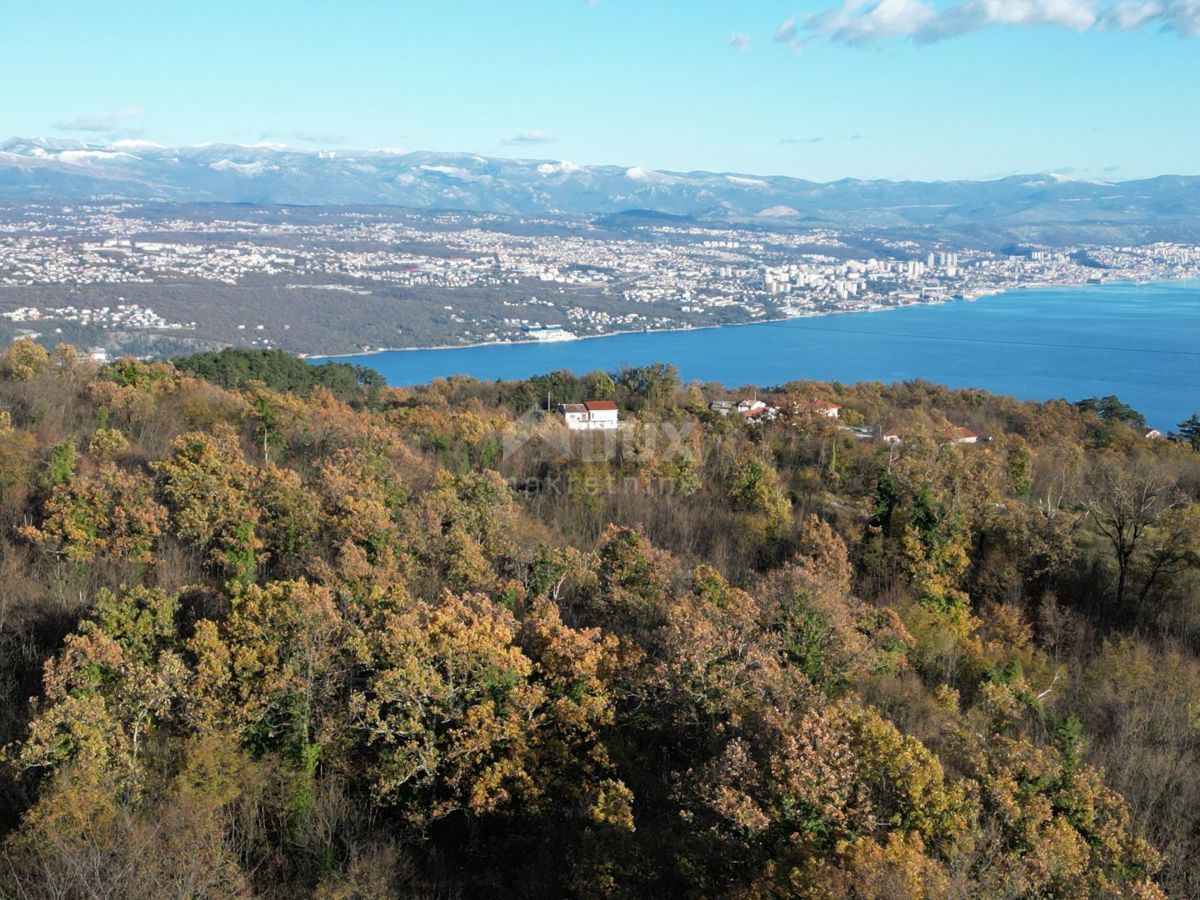 OPATIJA VEPRINAC - terreno edificabile di 18150m2 con bellissima vista sul mare