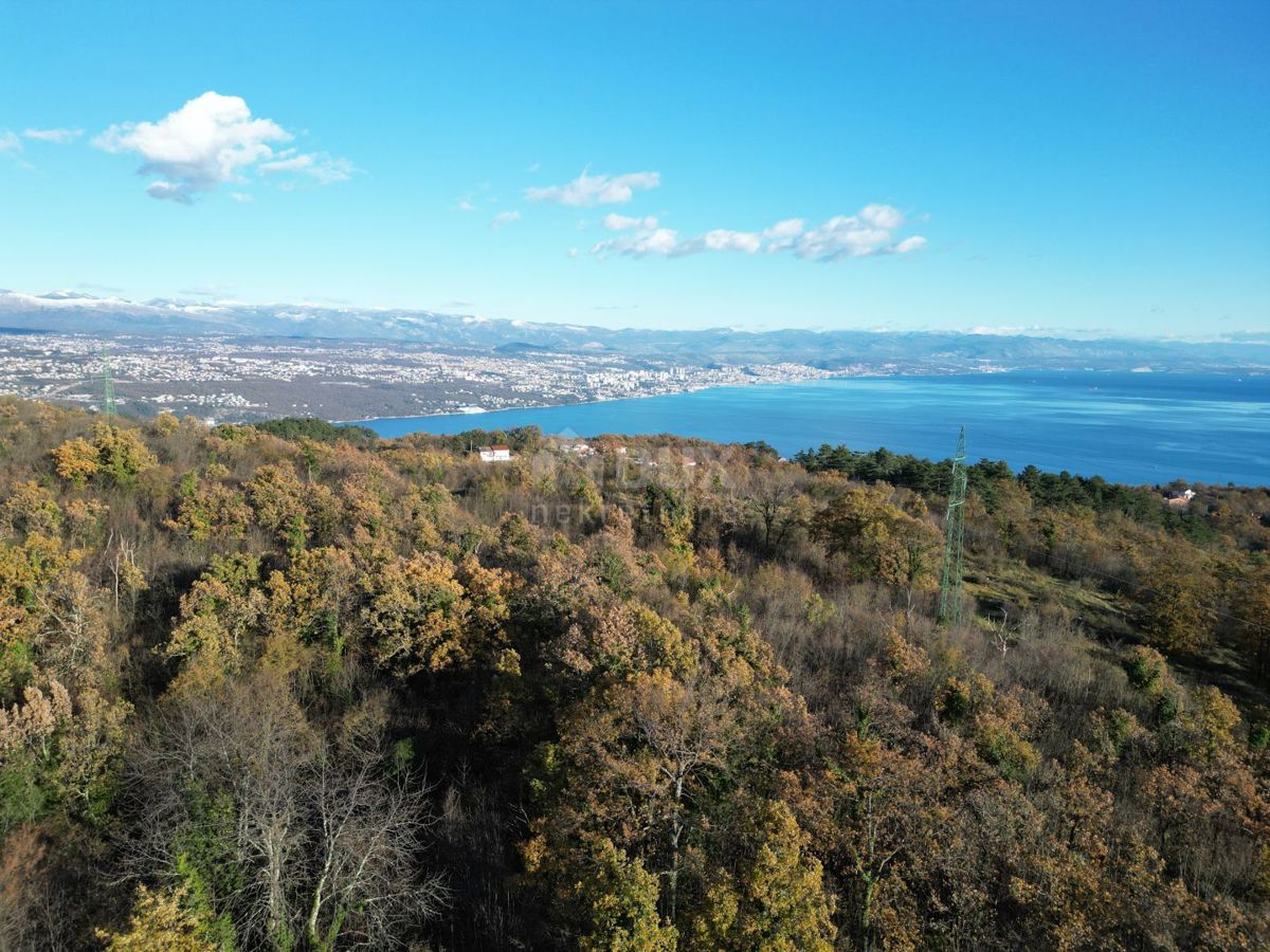 OPATIJA VEPRINAC - terreno edificabile di 18150m2 con bellissima vista sul mare