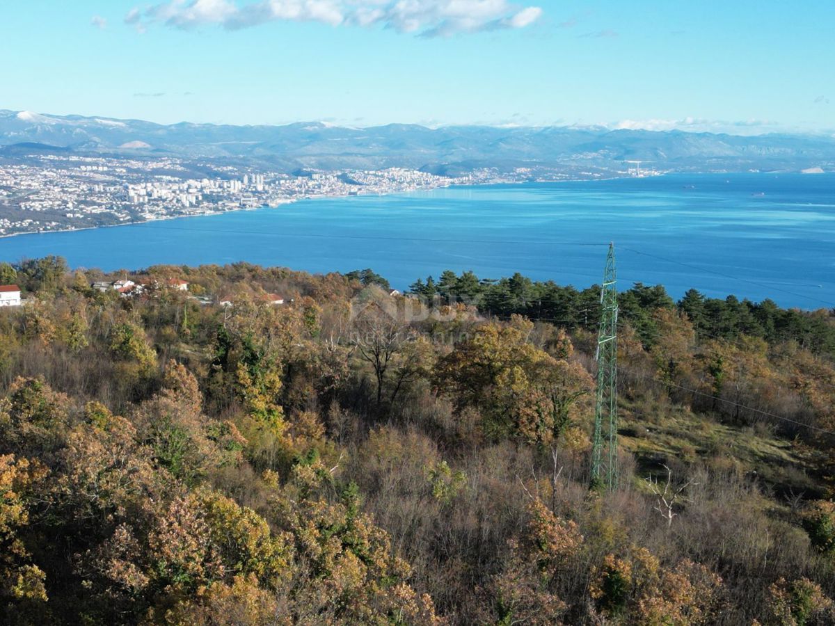 OPATIJA VEPRINAC - terreno edificabile di 18150m2 con bellissima vista sul mare