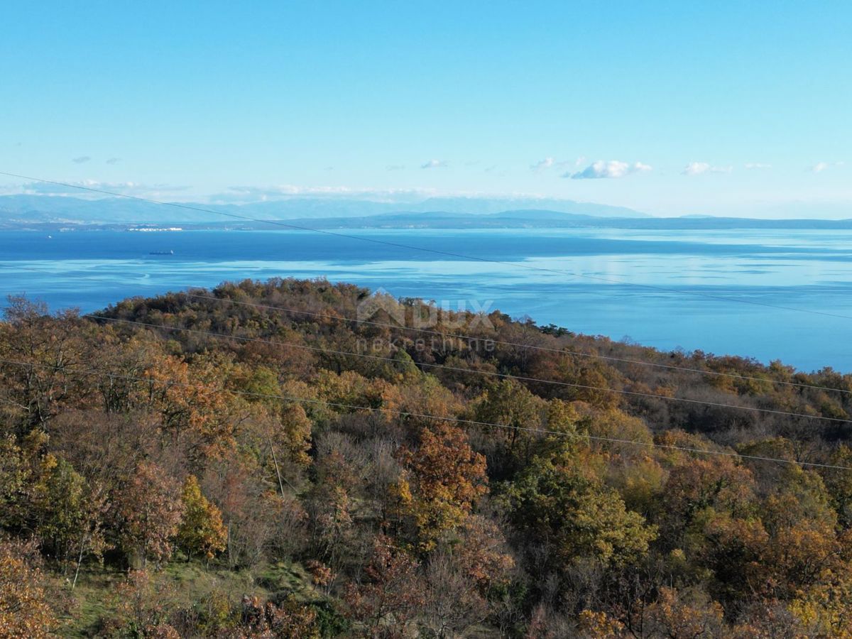 OPATIJA VEPRINAC - terreno edificabile di 18150m2 con bellissima vista sul mare