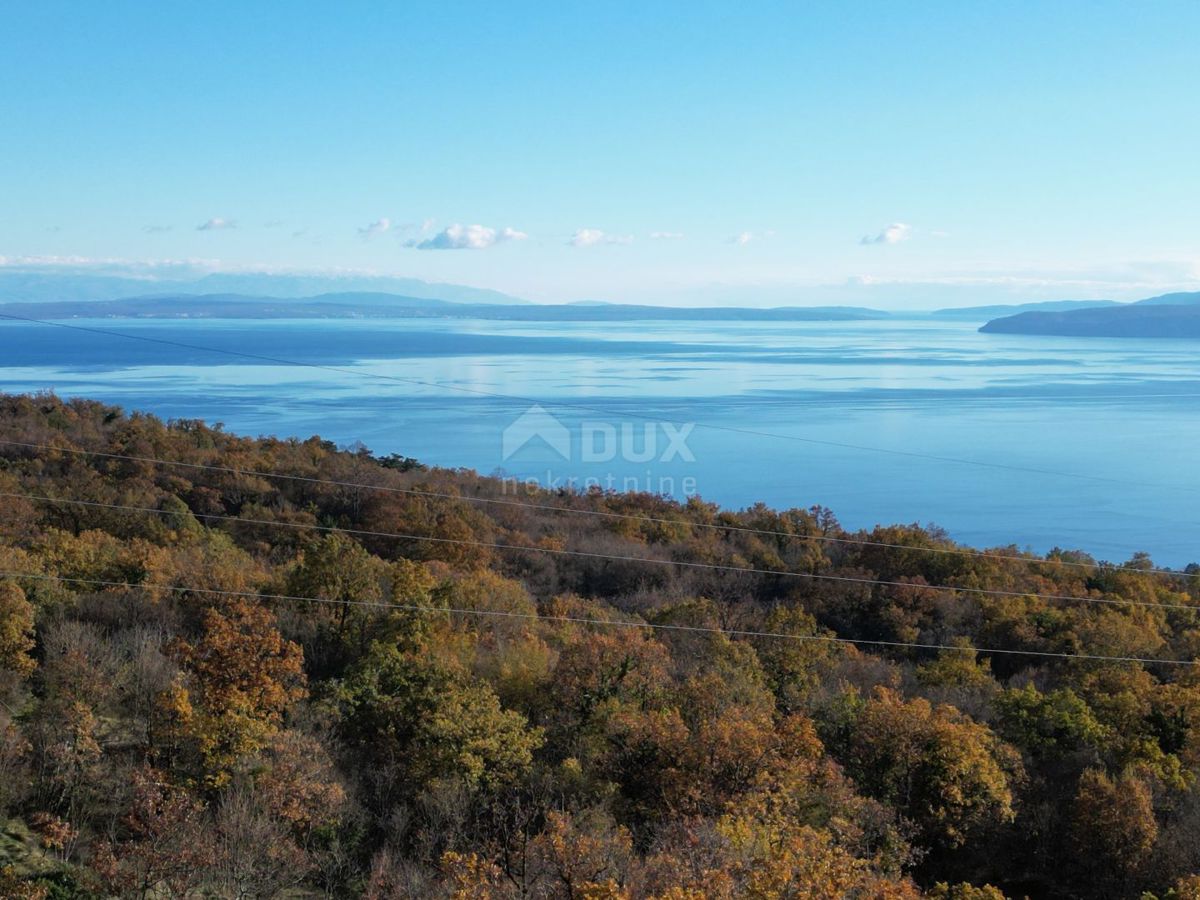 OPATIJA VEPRINAC - terreno edificabile di 18150m2 con bellissima vista sul mare