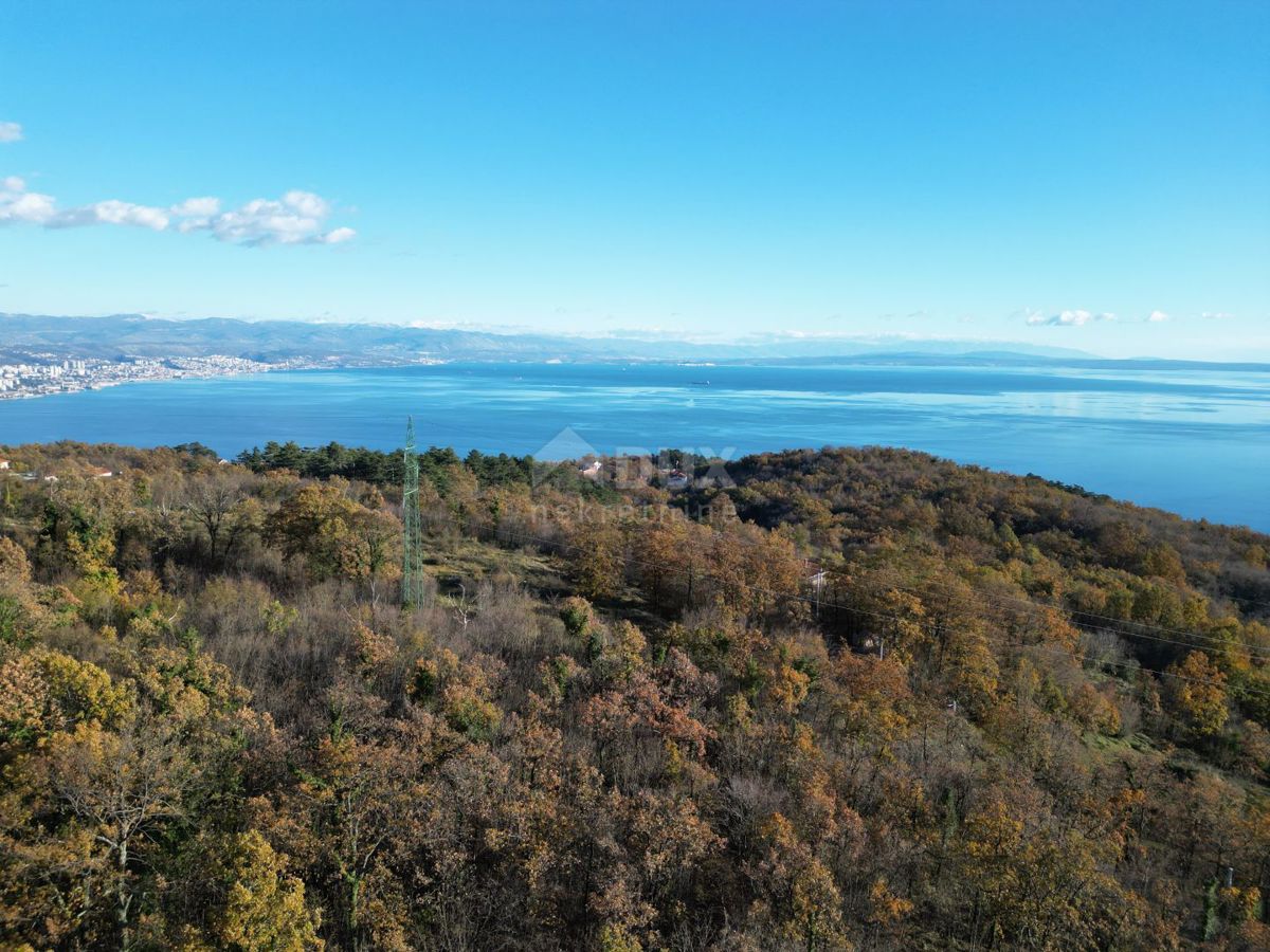 OPATIJA VEPRINAC - terreno edificabile di 18150m2 con bellissima vista sul mare