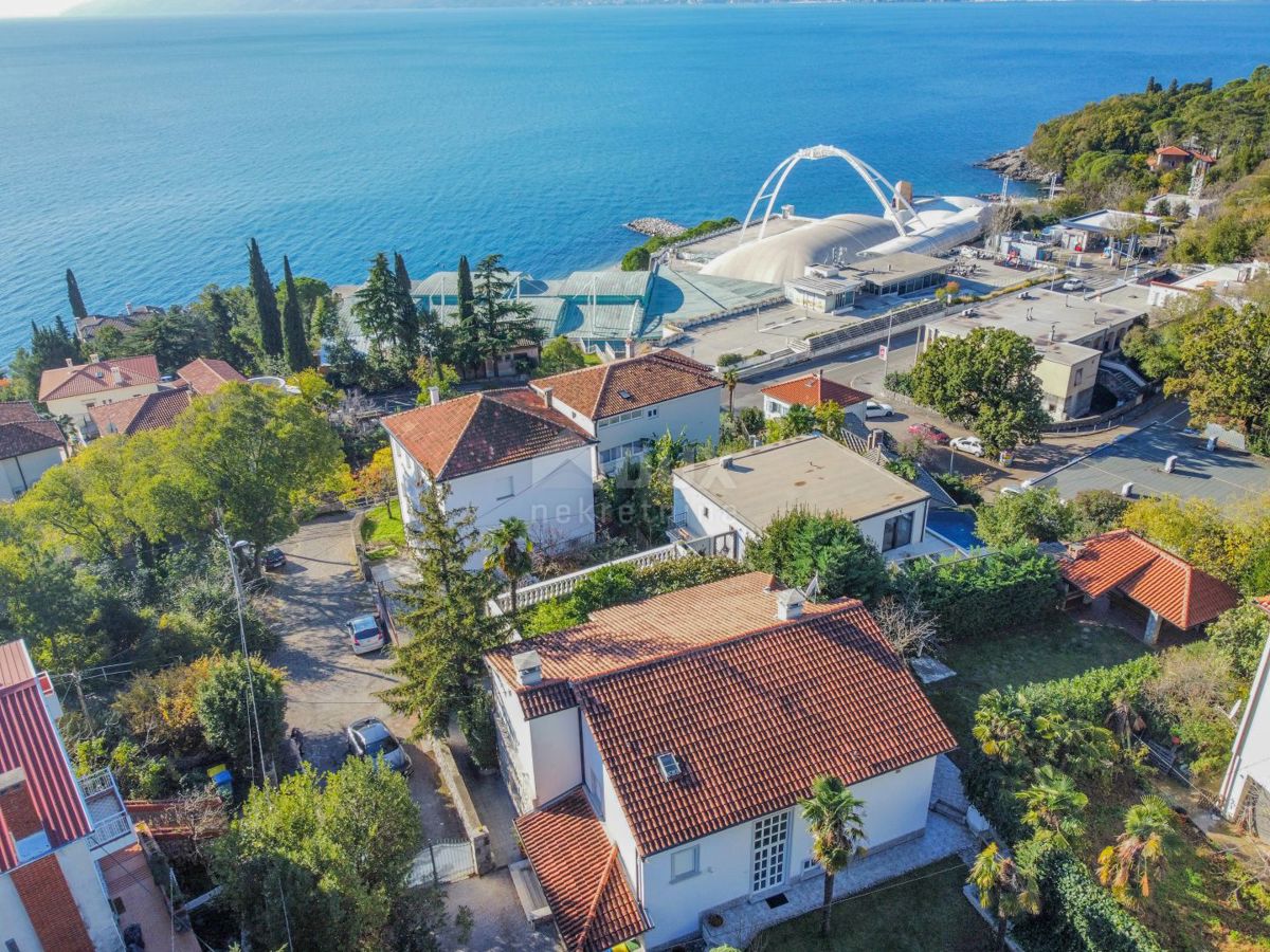 RIJEKA, KANTRIDA - ottima casa privata a 200 metri dal mare con giardino di 1400m2