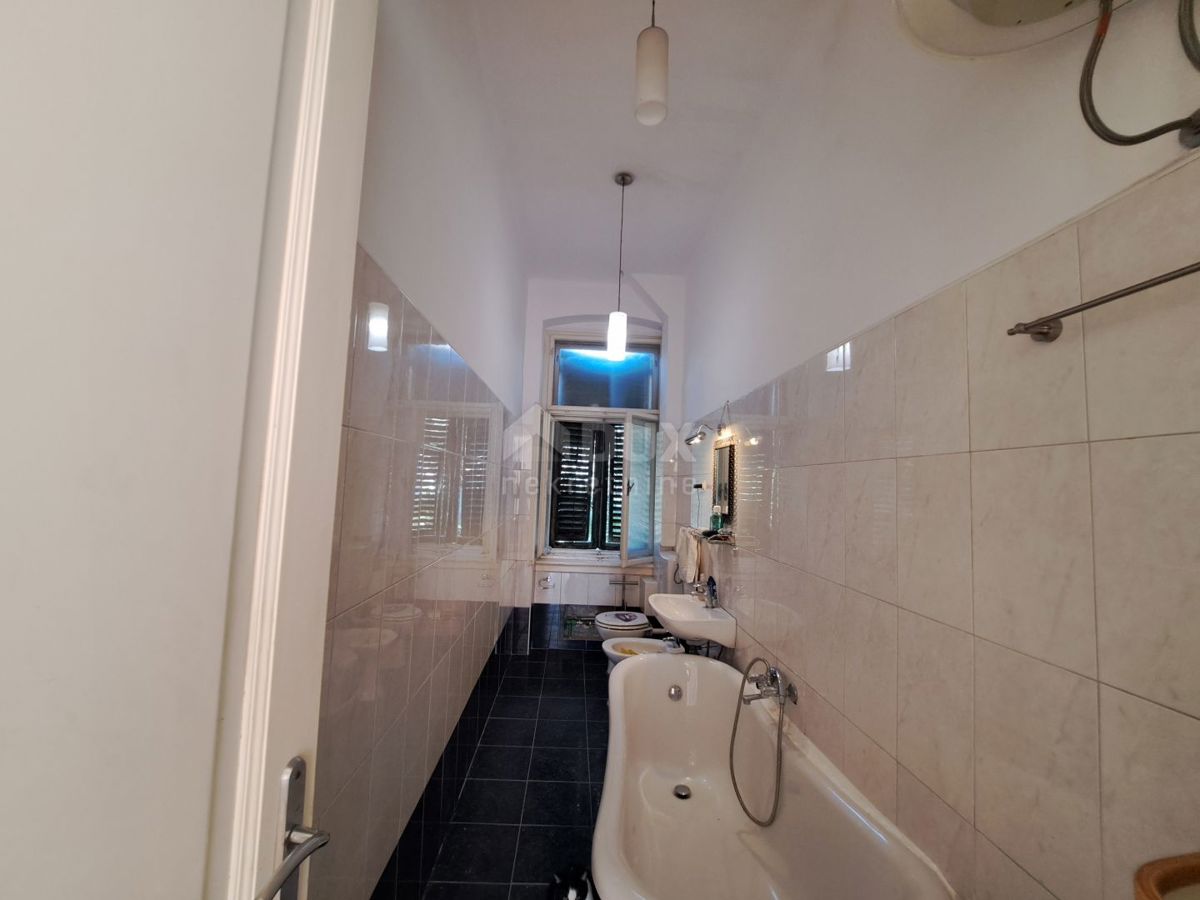 OPATIJA - Appartamento prima fila al mare