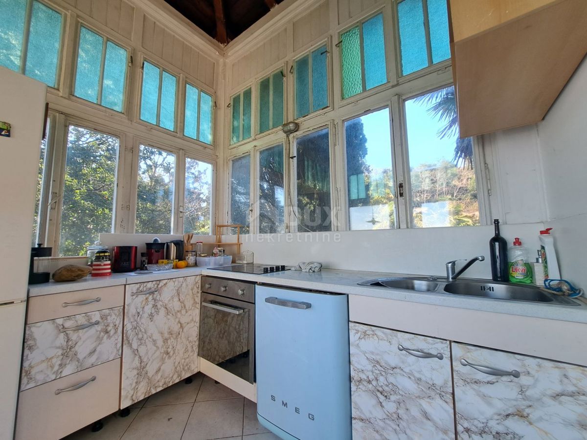 OPATIJA - Appartamento prima fila al mare