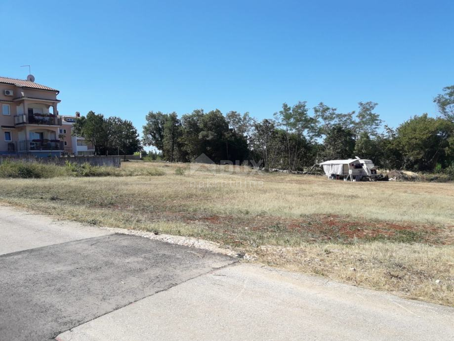 ISTRIA, VIŠNJAN - Terreno per la costruzione di 3 ville con vista mare