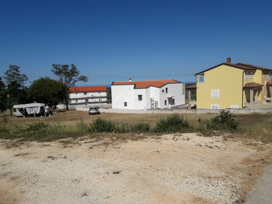 ISTRIA, VIŠNJAN - Terreno per la costruzione di 3 ville con vista mare