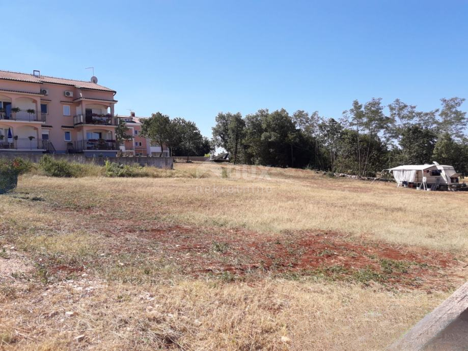 ISTRIA, VIŠNJAN - Terreno per la costruzione di 3 ville con vista mare