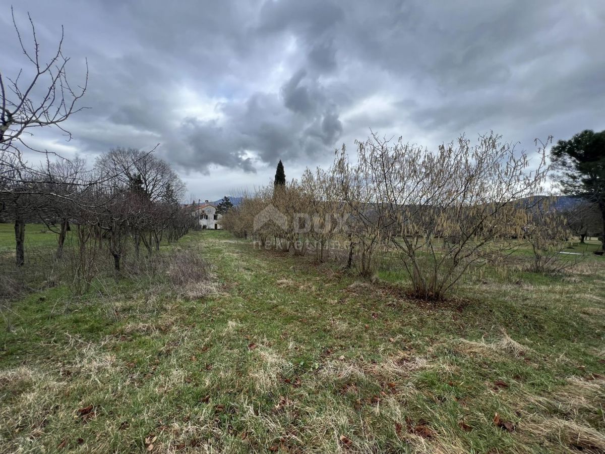 ISTRIA, KRŠAN - Ampio terreno edificabile