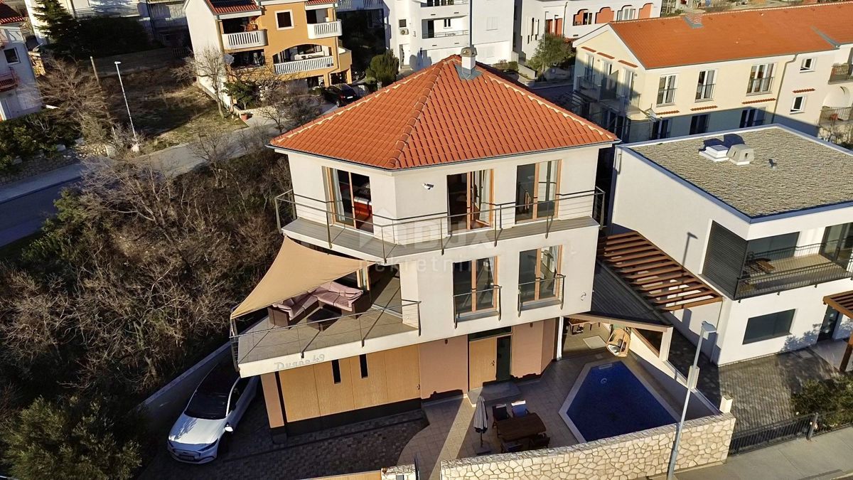 NOVI VINODOLSKI - Speciale villa a 100 metri dal mare!
