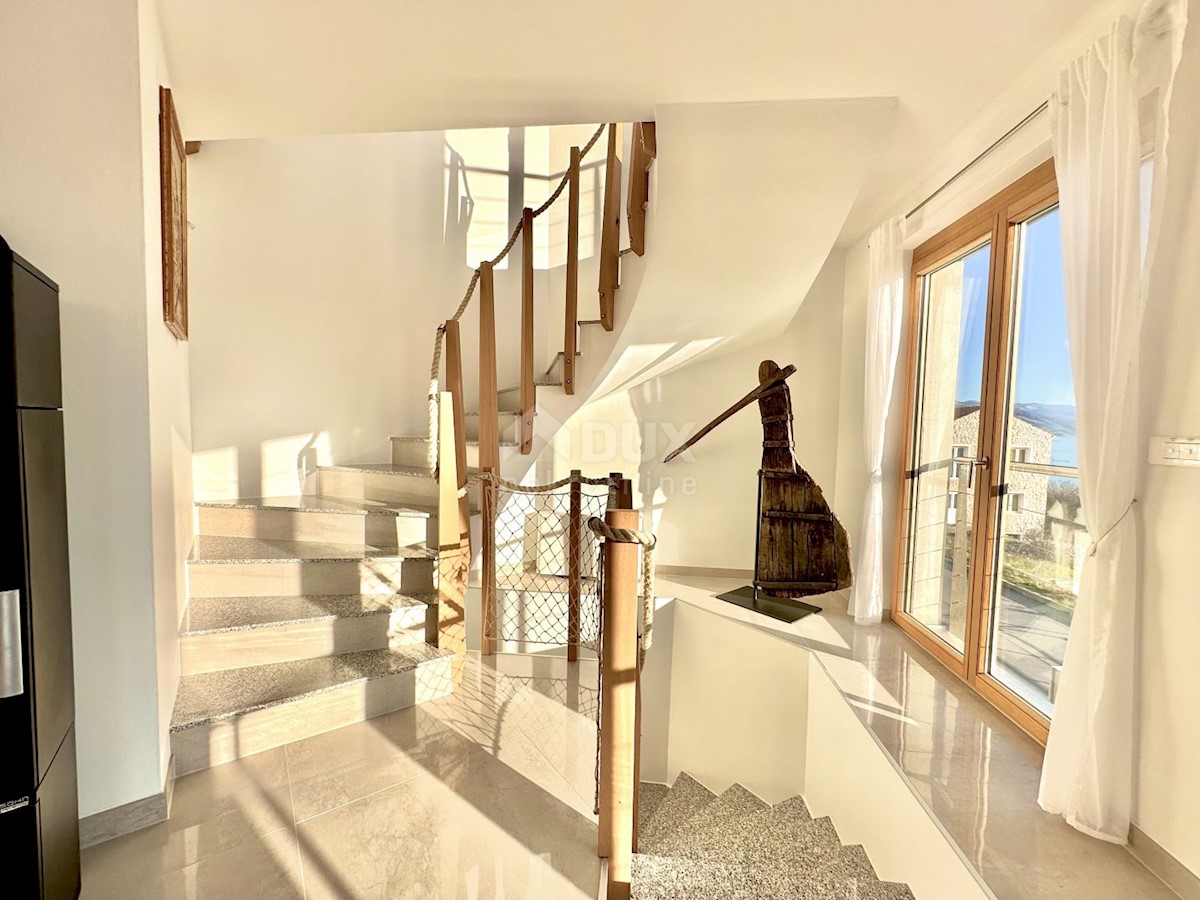 NOVI VINODOLSKI - Speciale villa a 100 metri dal mare!