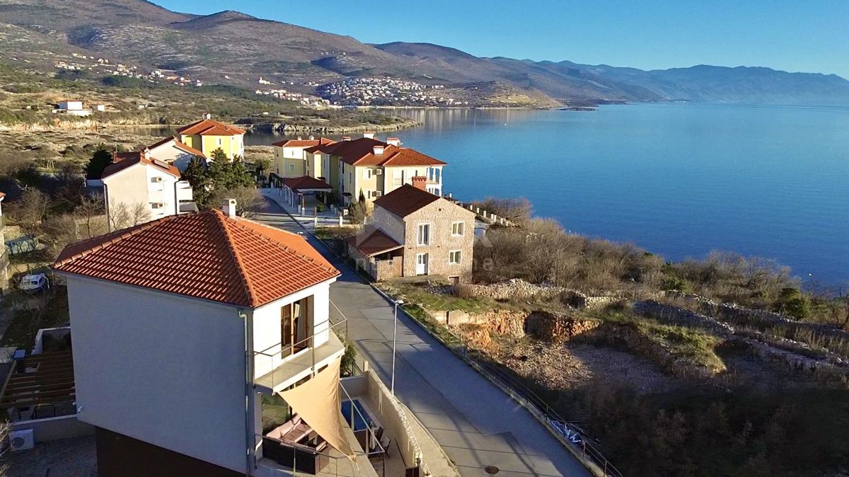 NOVI VINODOLSKI - Speciale villa a 100 metri dal mare!