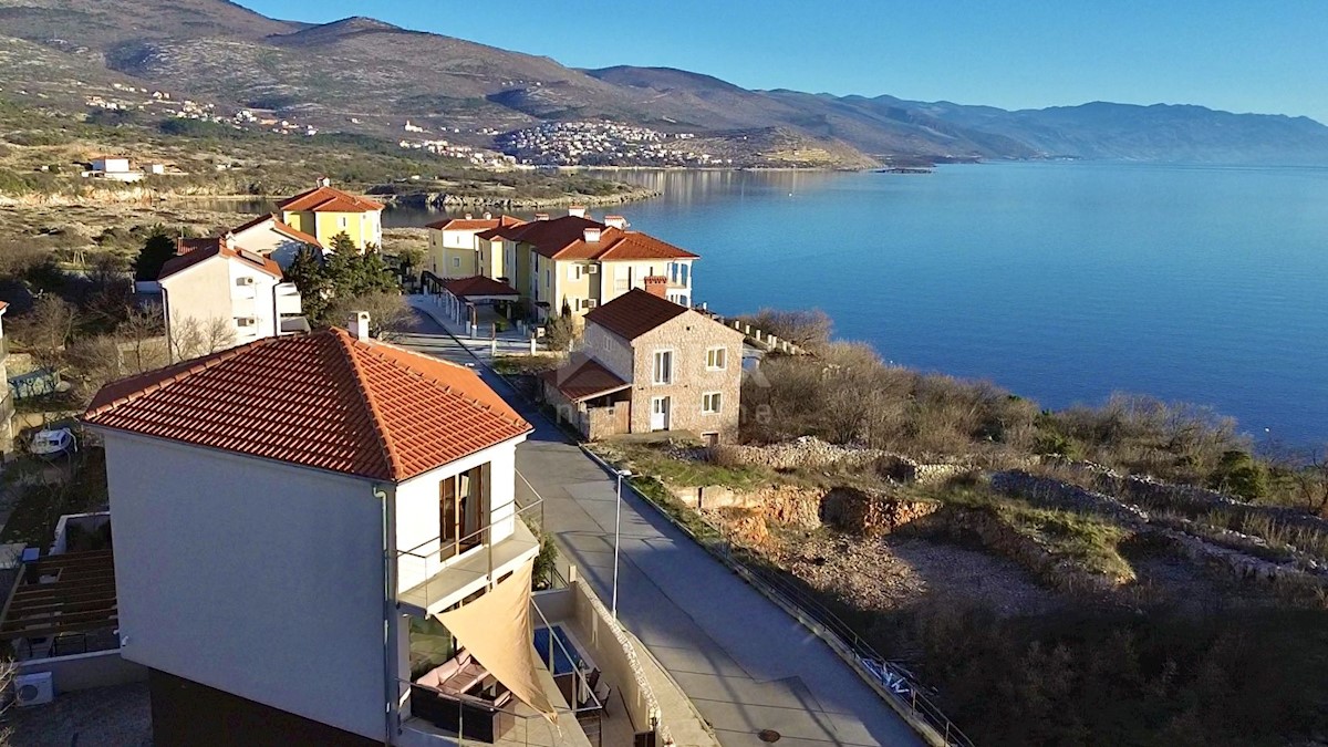 NOVI VINODOLSKI - Speciale villa a 100 metri dal mare!