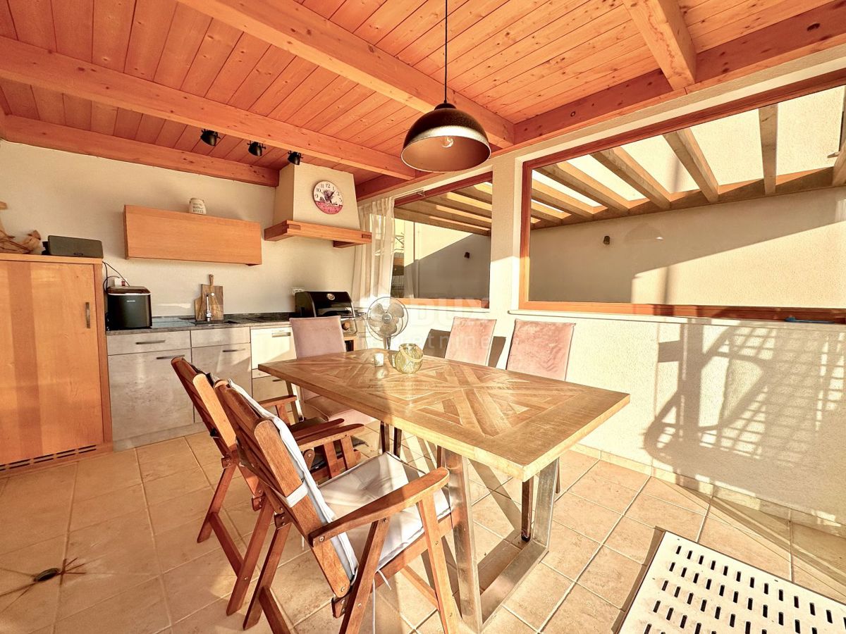 NOVI VINODOLSKI - Speciale villa a 100 metri dal mare!