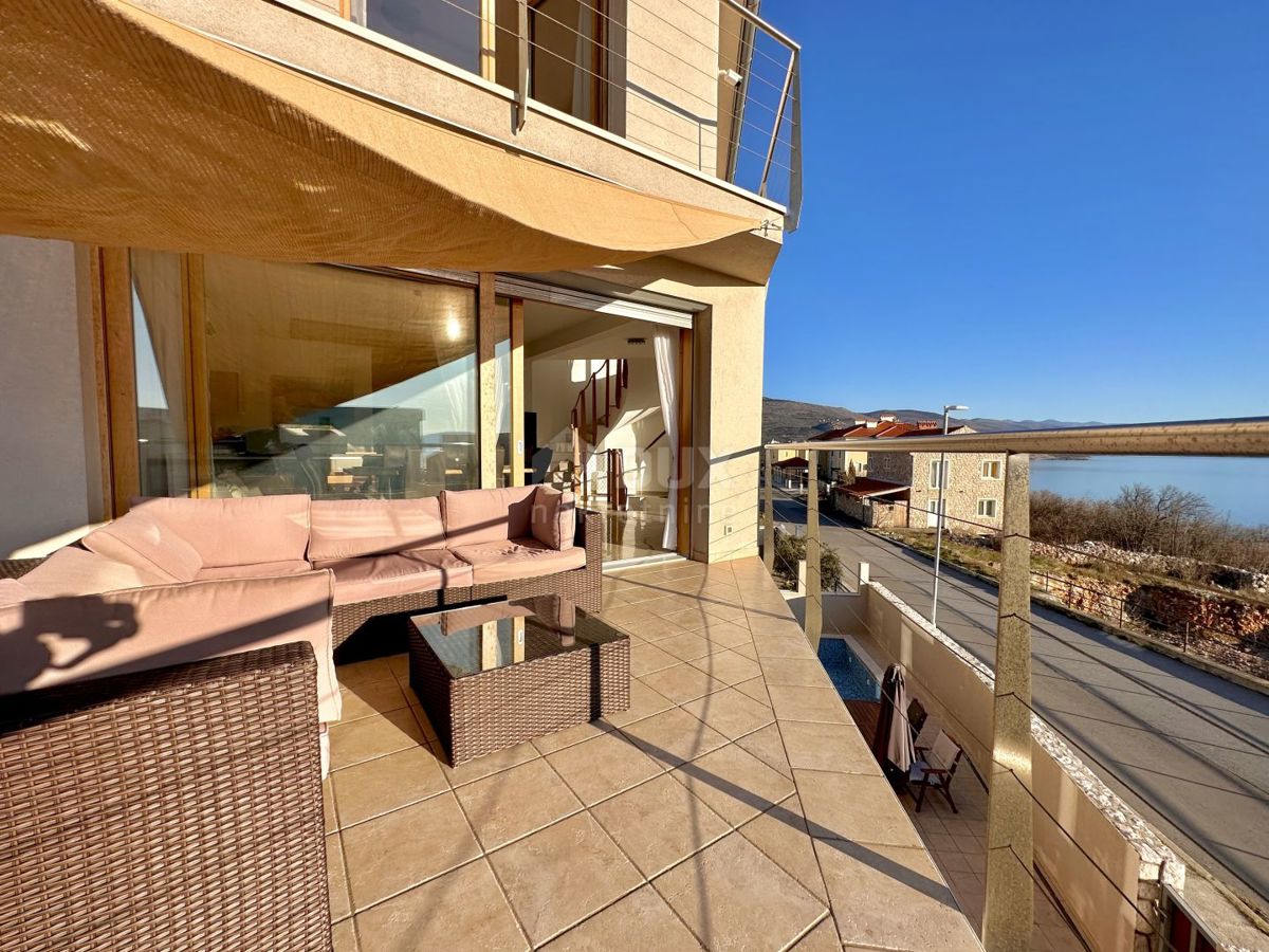 NOVI VINODOLSKI - Speciale villa a 100 metri dal mare!