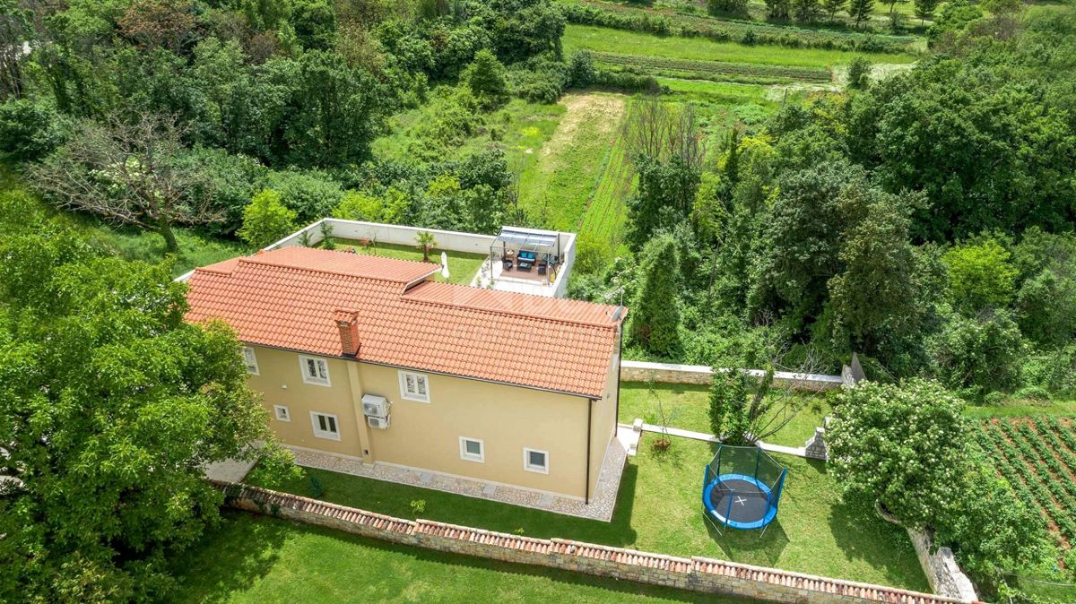 ISTRIA, TINJAN - Confortevole casa con piscina