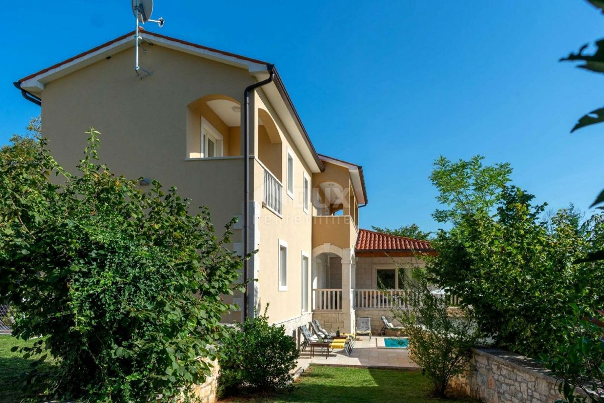 ISTRIA, TINJAN - Confortevole casa con piscina