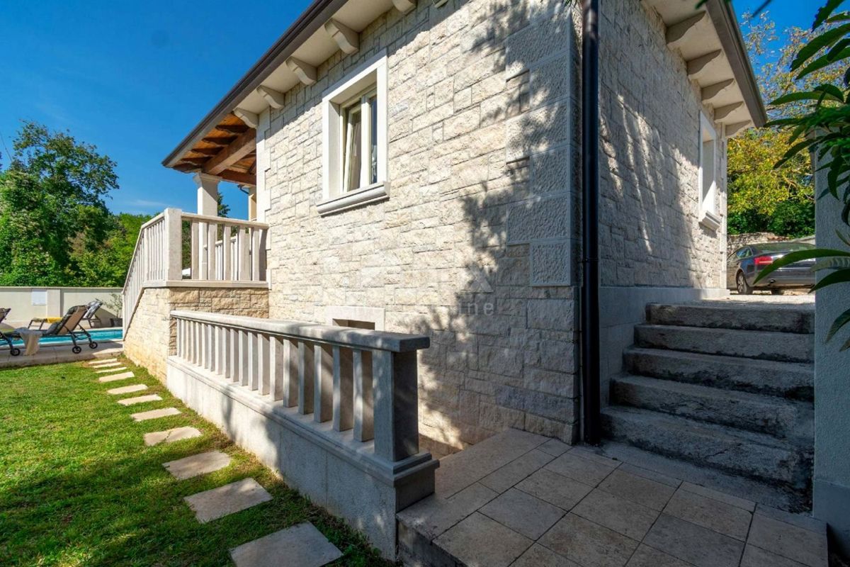 ISTRIA, TINJAN - Confortevole casa con piscina