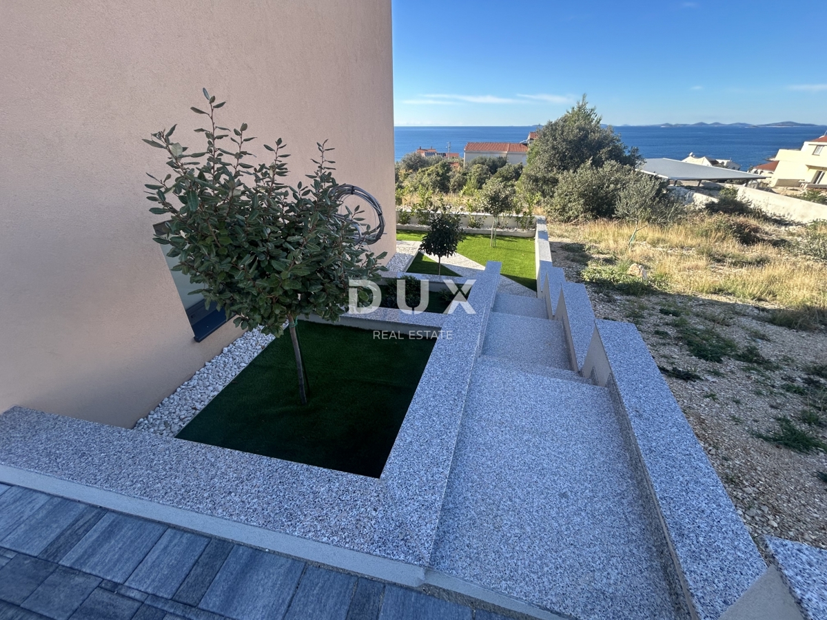PRIMOŠTEN, DOLAC - Appartamento con due camere da letto al piano terra di un nuovo edificio con giardino e vista mare OCCASIONE!