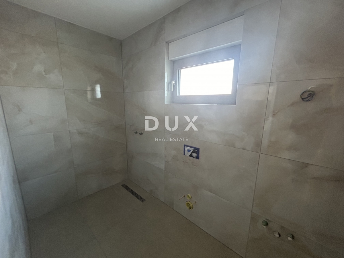 PRIMOŠTEN, DOLAC - Appartamento con due camere da letto al piano terra di un nuovo edificio con giardino e vista mare OCCASIONE!