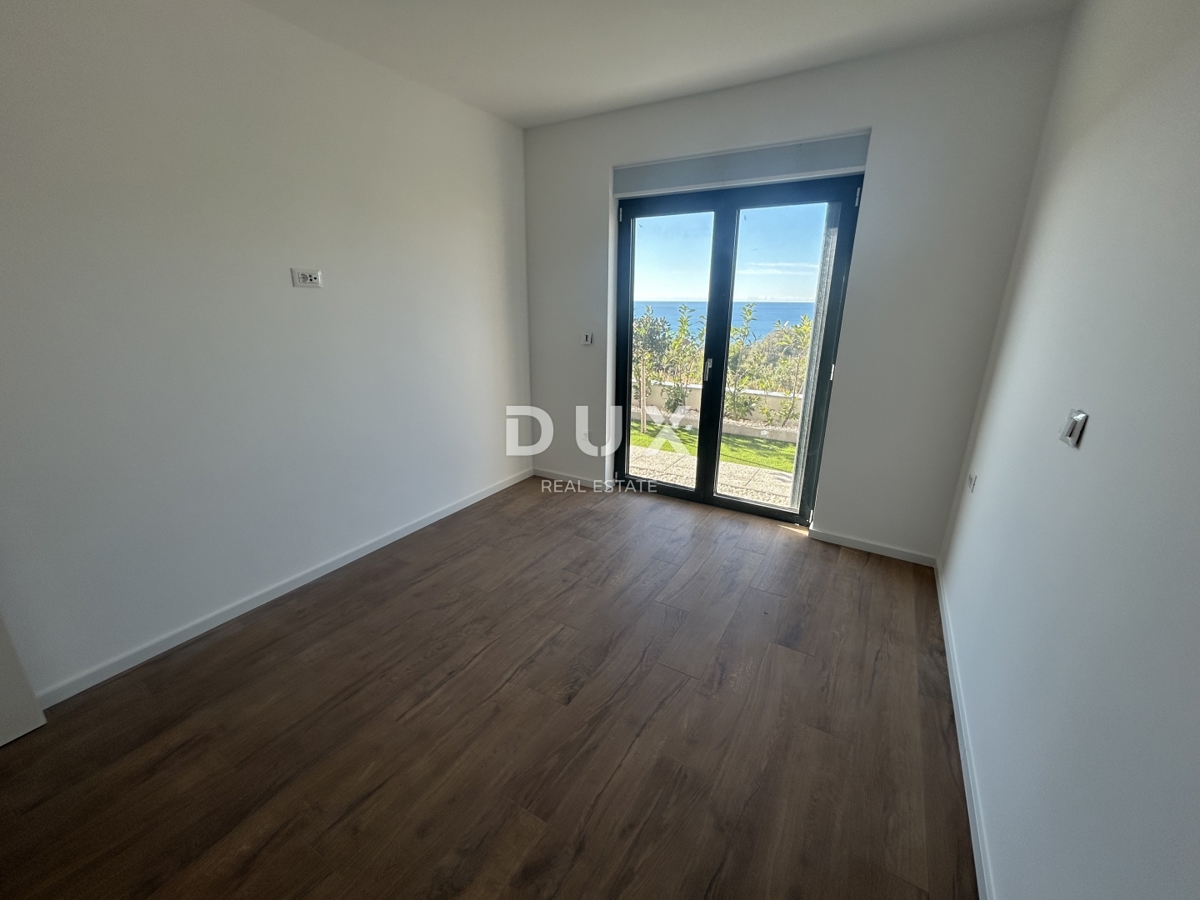 PRIMOŠTEN, DOLAC - Appartamento con due camere da letto al piano terra di un nuovo edificio con giardino e vista mare OCCASIONE!