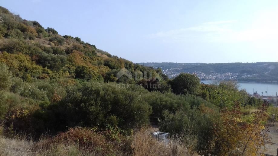 TROGIR - Terreno agricolo con uliveto