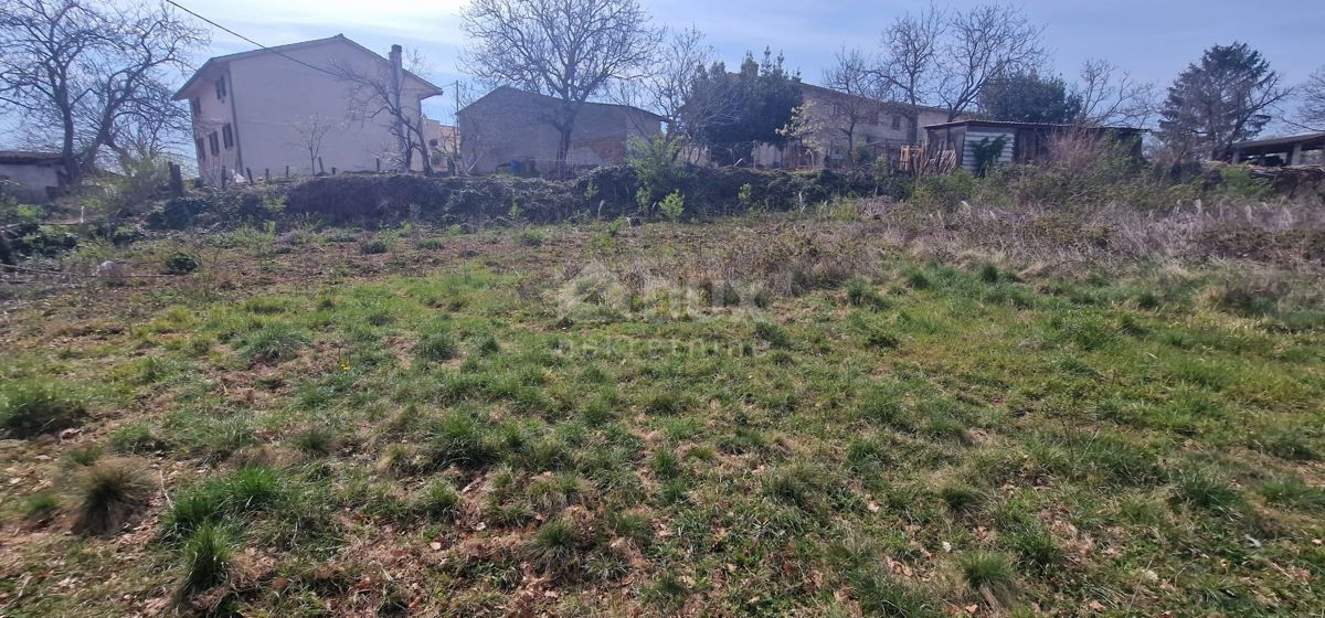 ISTRIA, TINJAN - Terreno edificabile di 2706 m2