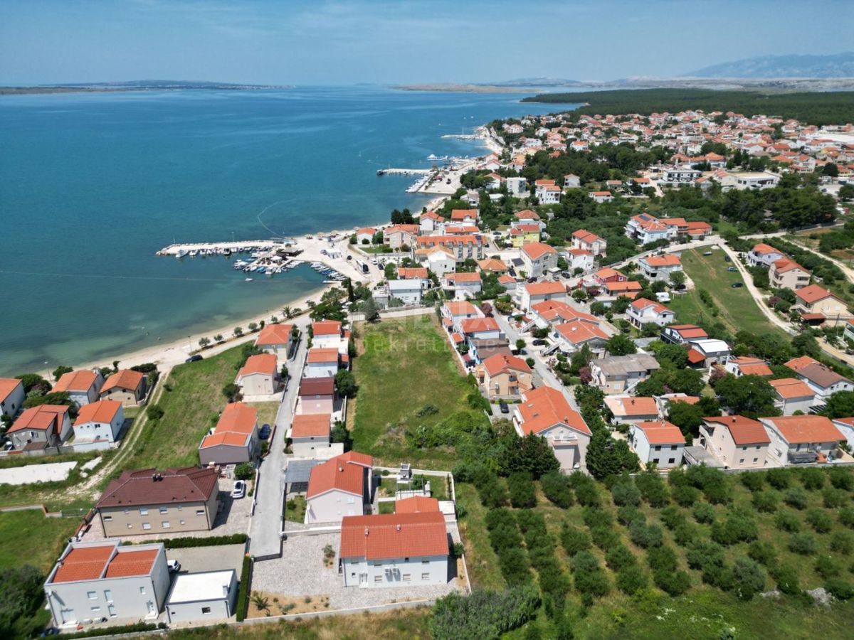 ZADAR, VRSI - Terreno edificabile a 30 metri dal mare