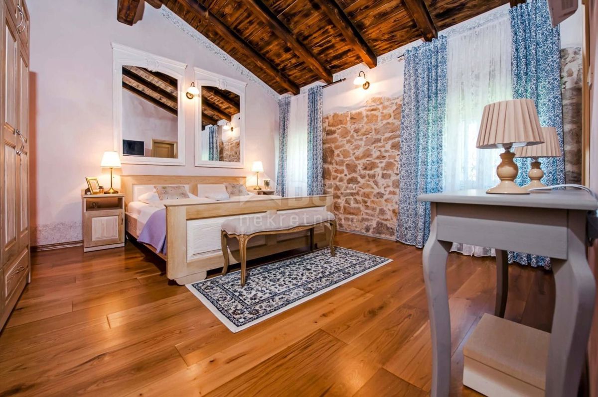 ISTRIA, KRŠAN - Villa rustica su bella proprietà