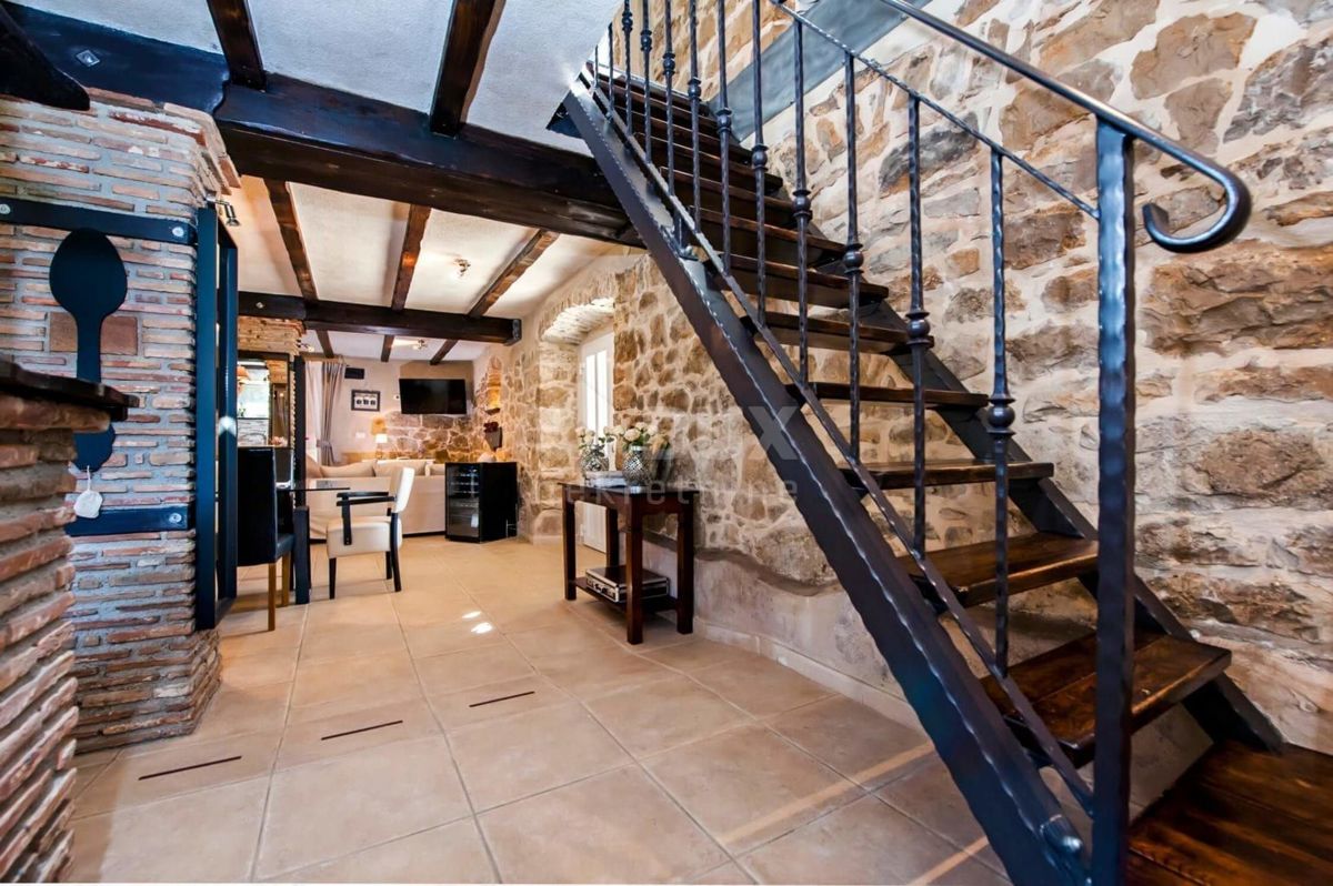 ISTRIA, KRŠAN - Villa rustica su bella proprietà