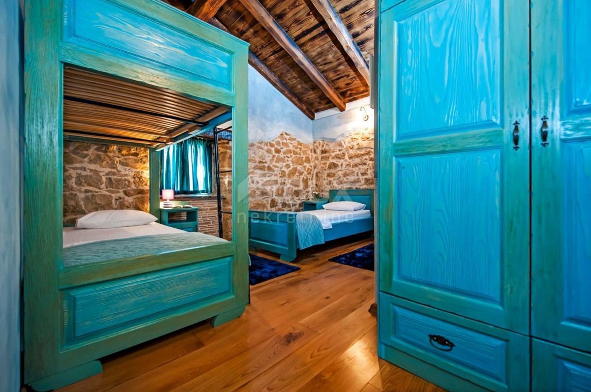 ISTRIA, KRŠAN - Villa rustica su bella proprietà