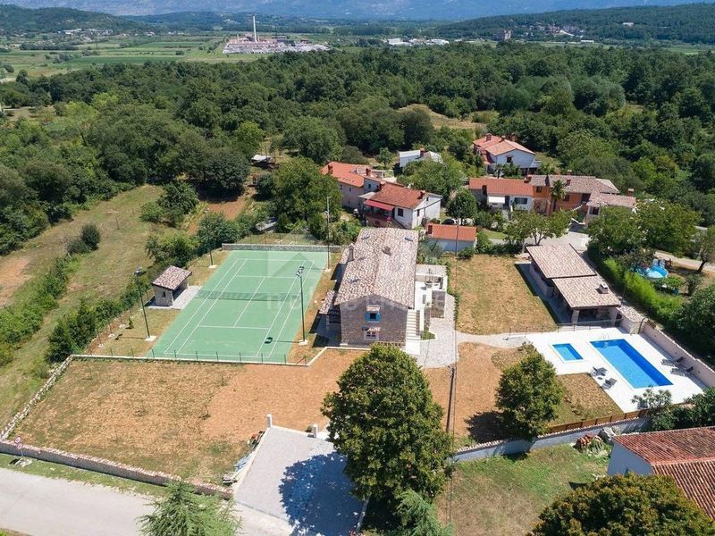 ISTRIA, KRŠAN - Villa rustica su bella proprietà