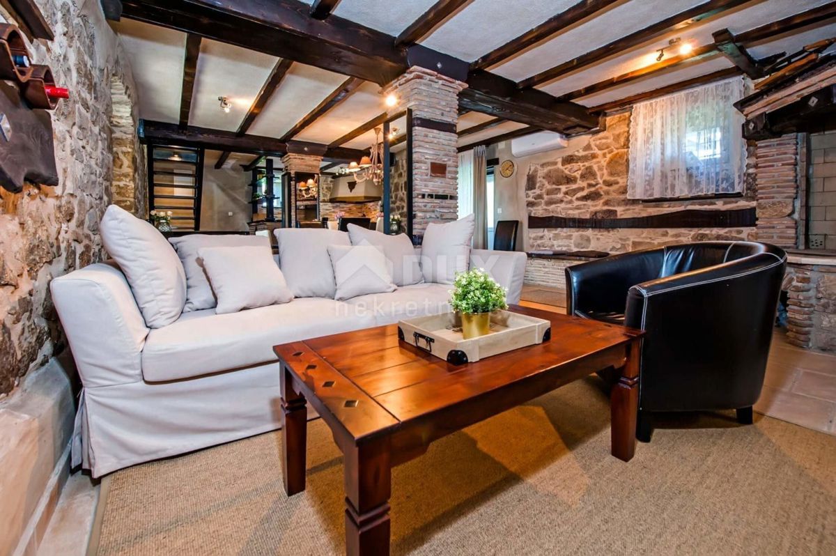 ISTRIA, KRŠAN - Villa rustica su bella proprietà