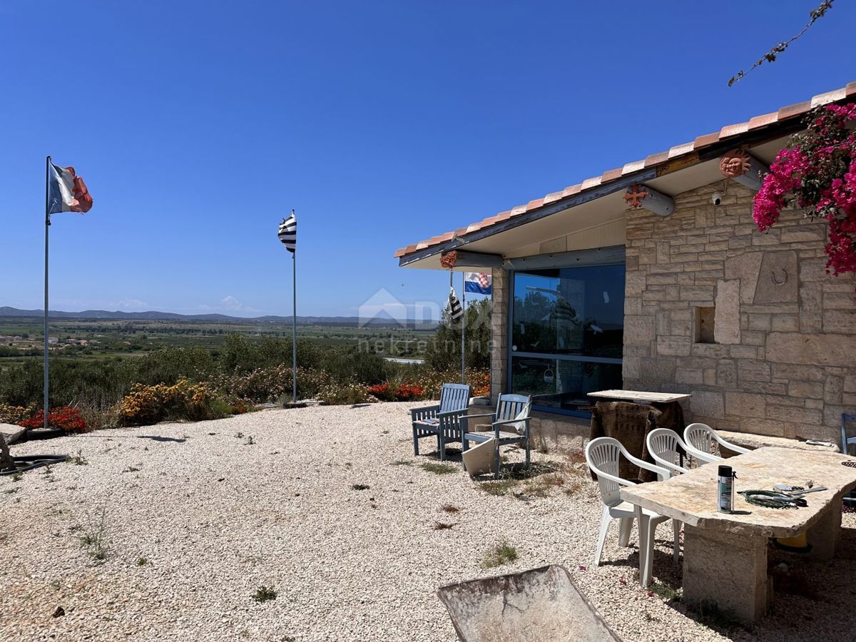 CORVO, PAKOŠTANE - OCCASIONE! Una casa in pietra unica con una vista spettacolare