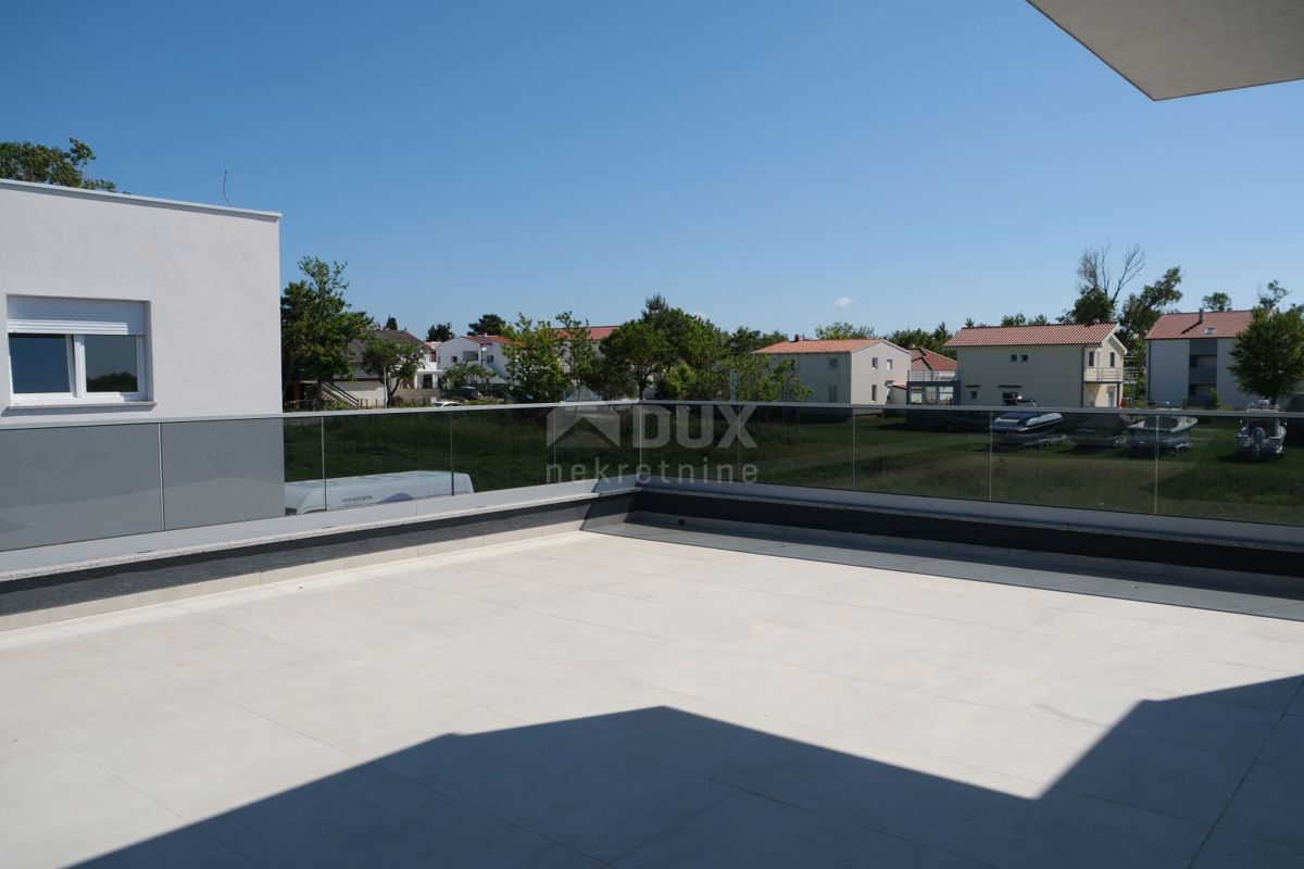 ZADAR, PRIVLAKA - Elegante attico con vista mare a Sabunike!