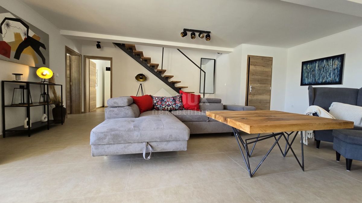 CRIKVENICA, JADRANOVO - Lussuosa villa in pietra con piscina riscaldata 