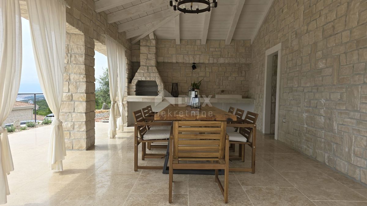 CRIKVENICA, JADRANOVO - Lussuosa villa in pietra con piscina riscaldata 